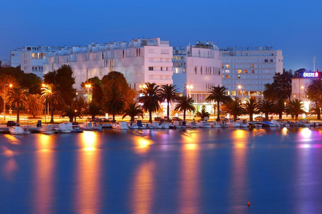 Gallery Rooms With Parking Zadar Luaran gambar